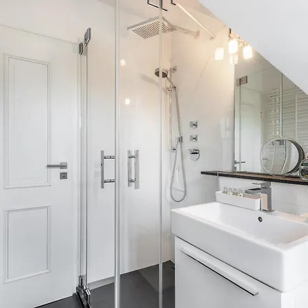 Takerhof Galerie 10 アパート