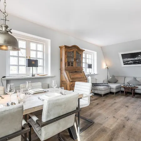 Takerhof Galerie 10 アパート *